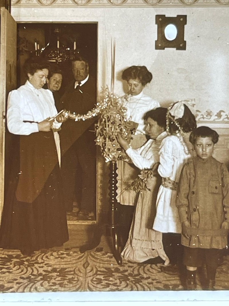 S'inicia el tractament de conservació, descripció i digitalització de 1.500 plaques de vidre positives estereoscòpiques del Fons personal Bassegoda Nonell